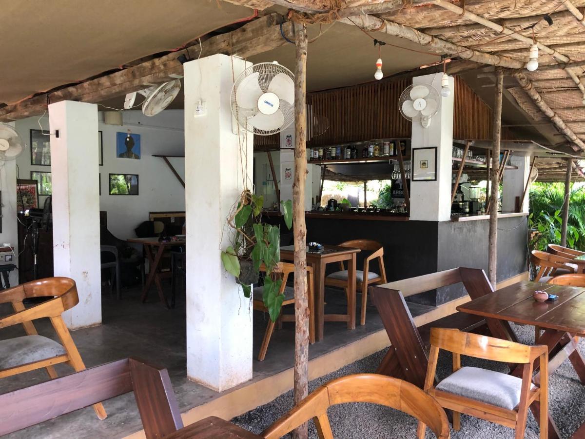 Piggy Hostel Вагатор Экстерьер фото