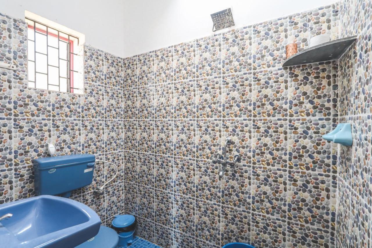 Piggy Hostel Вагатор Экстерьер фото