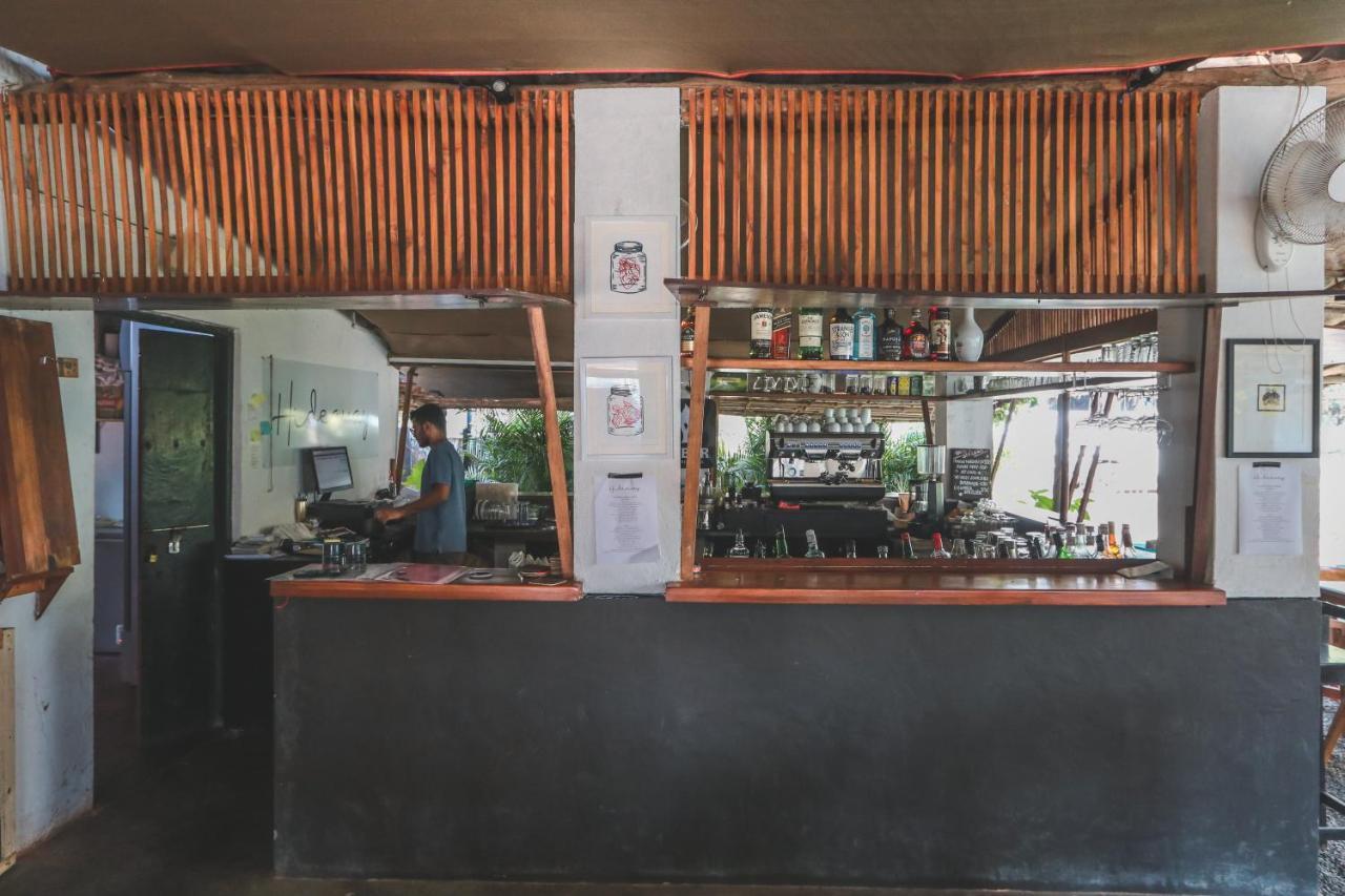 Piggy Hostel Вагатор Экстерьер фото